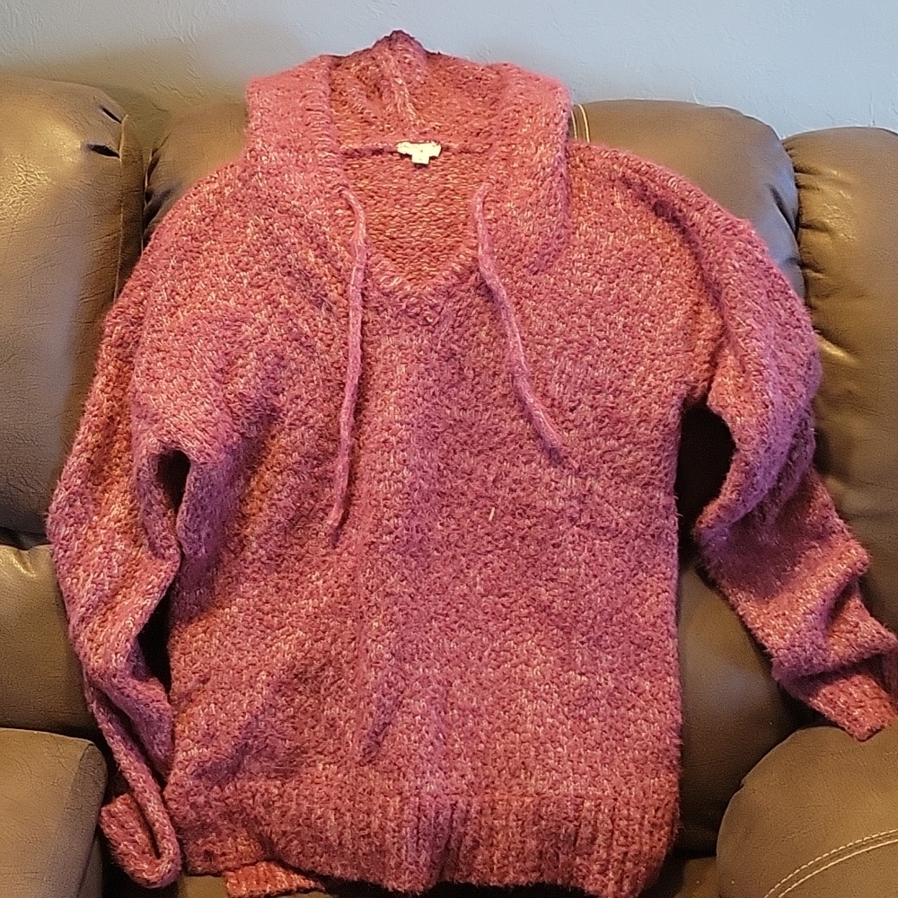 Large sweater. So soft. Very warm.